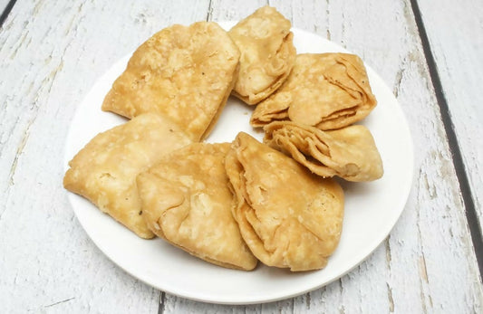 Aggarwal Sweets Corner Triangle Namkeen Mathri