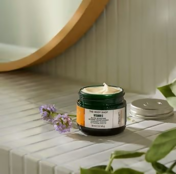 The Body Shop Vitamin C Glow Boosting Intense Moisturiser