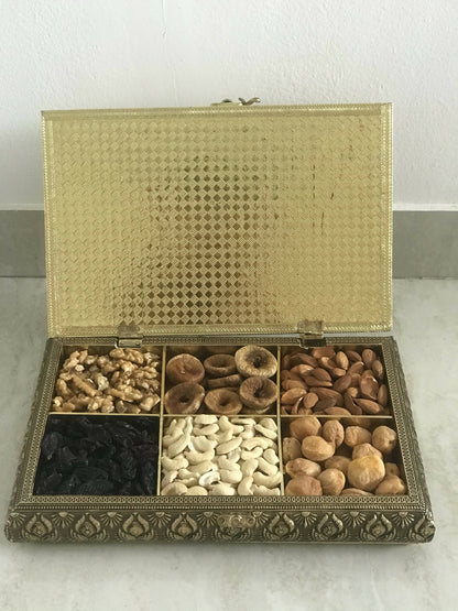 SK Mithaii | Assorted Authentic Indian Doli Design Dry Fruit Box | Almonds | Cashews |Walnuts |Apricots | 6 Partition