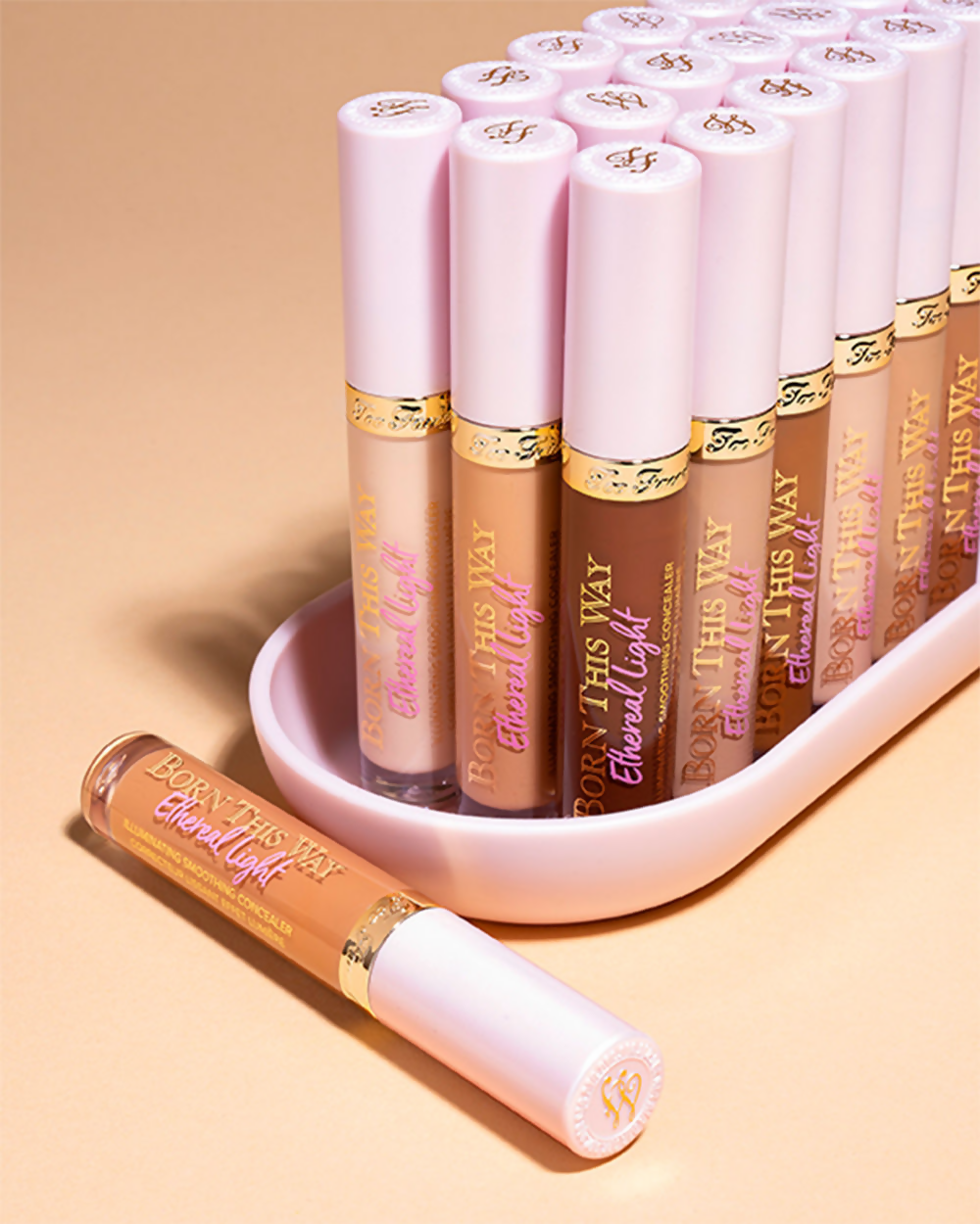 Too Faced Born This Way Ethereal Light-Illuminating Smoothing Concealer - Sugar
