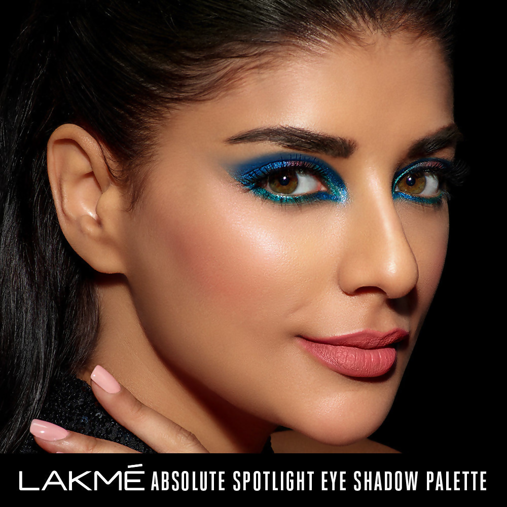 Lakme Glitterati Chroma Chic Eye Shadow Palette - Berry Martini