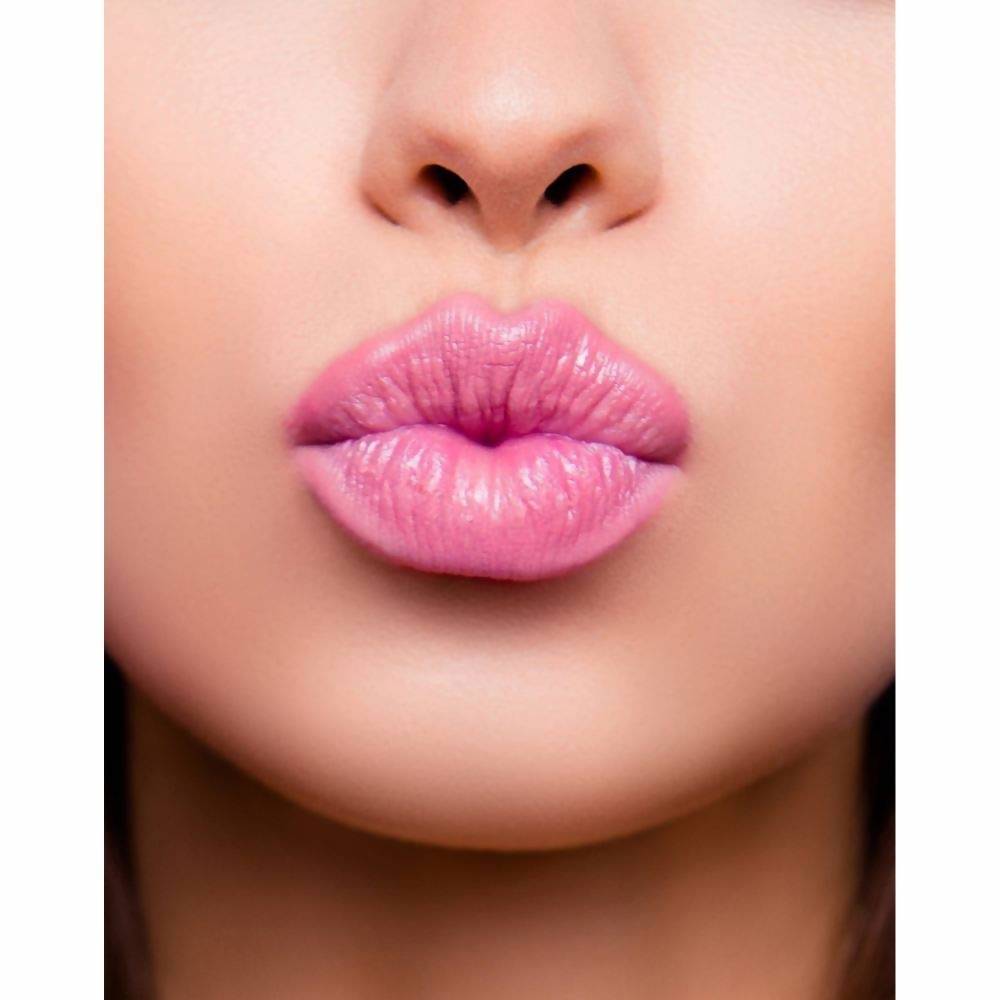 Lakme Lip Love Chapstick - Strawberry 50pc