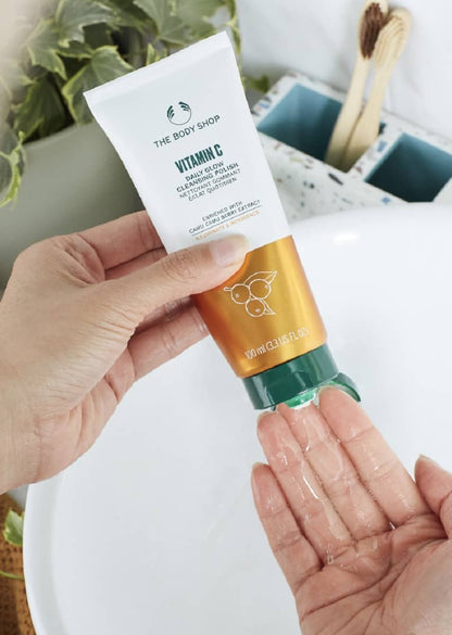 The Body Shop Vitamin C Daily Glow Cleansing Polish